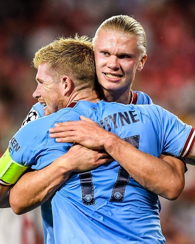 半场：勒沃库森5-0海登海姆，希克闪击+双响，霍夫曼建功（半场战报：勒沃库森5-0领先海登海姆，希克开场破门梅开二度，霍夫曼也进球）