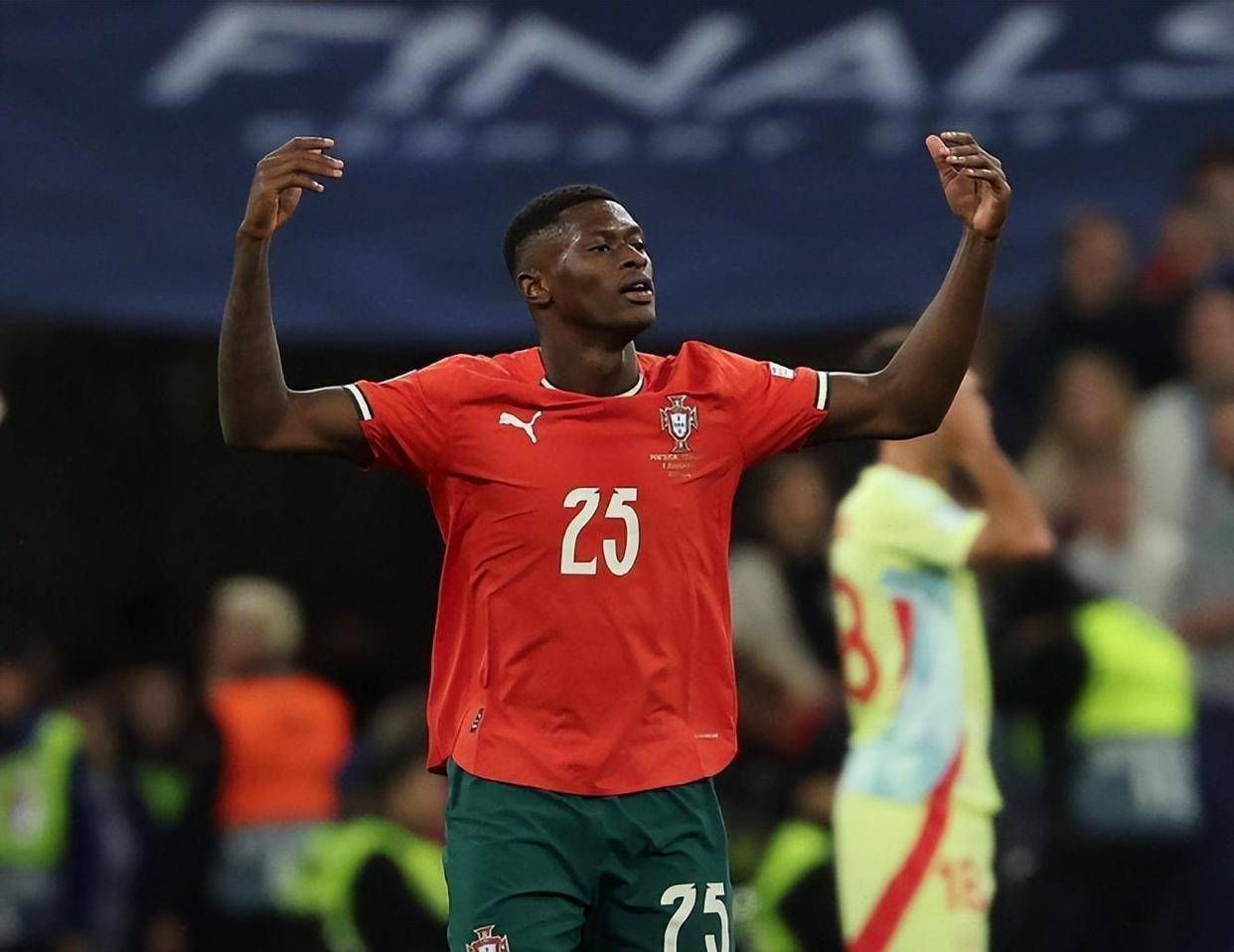 五人制足球最实用的战术（五人制足球最实用战术指南）