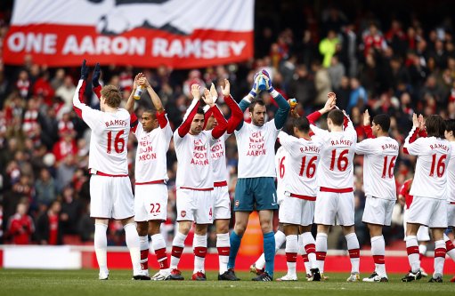 弗拉霍维奇晒龙珠悟空恢复照：手术很顺利，感谢大家（弗拉霍维奇用龙珠悟空照报平安：手术成功，感谢大家）