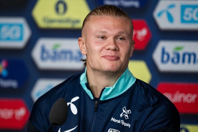 内维尔：我相信萨拉赫会留下，斯洛特一直期待他能道歉（内维尔：看好萨拉赫留队，斯洛特始终期待其道歉）